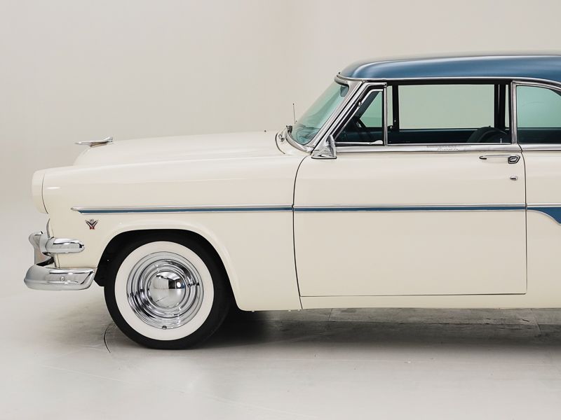 Ford Victoria Crestline V8 \'54 