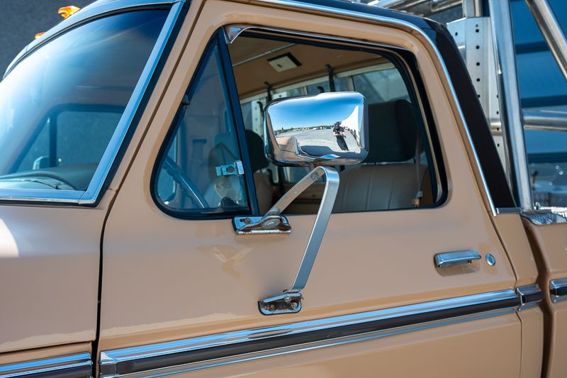 Ford F150 XLT Ranger V8 \'76 