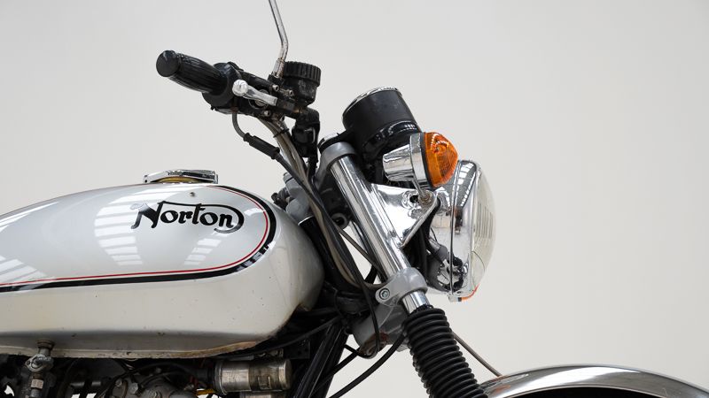 Norton Commando 850 \'75 