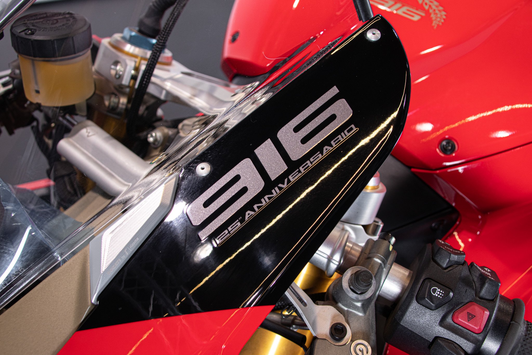 Ducati PANIGALE V4 25°ANNIVERSARIO 916 