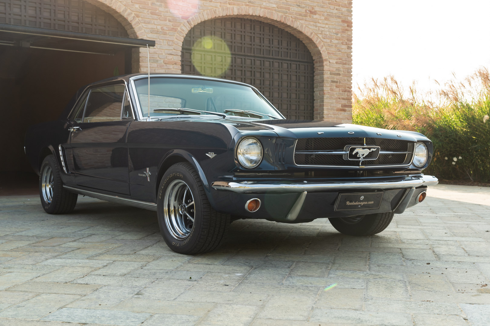 Ford MUSTANG 260 