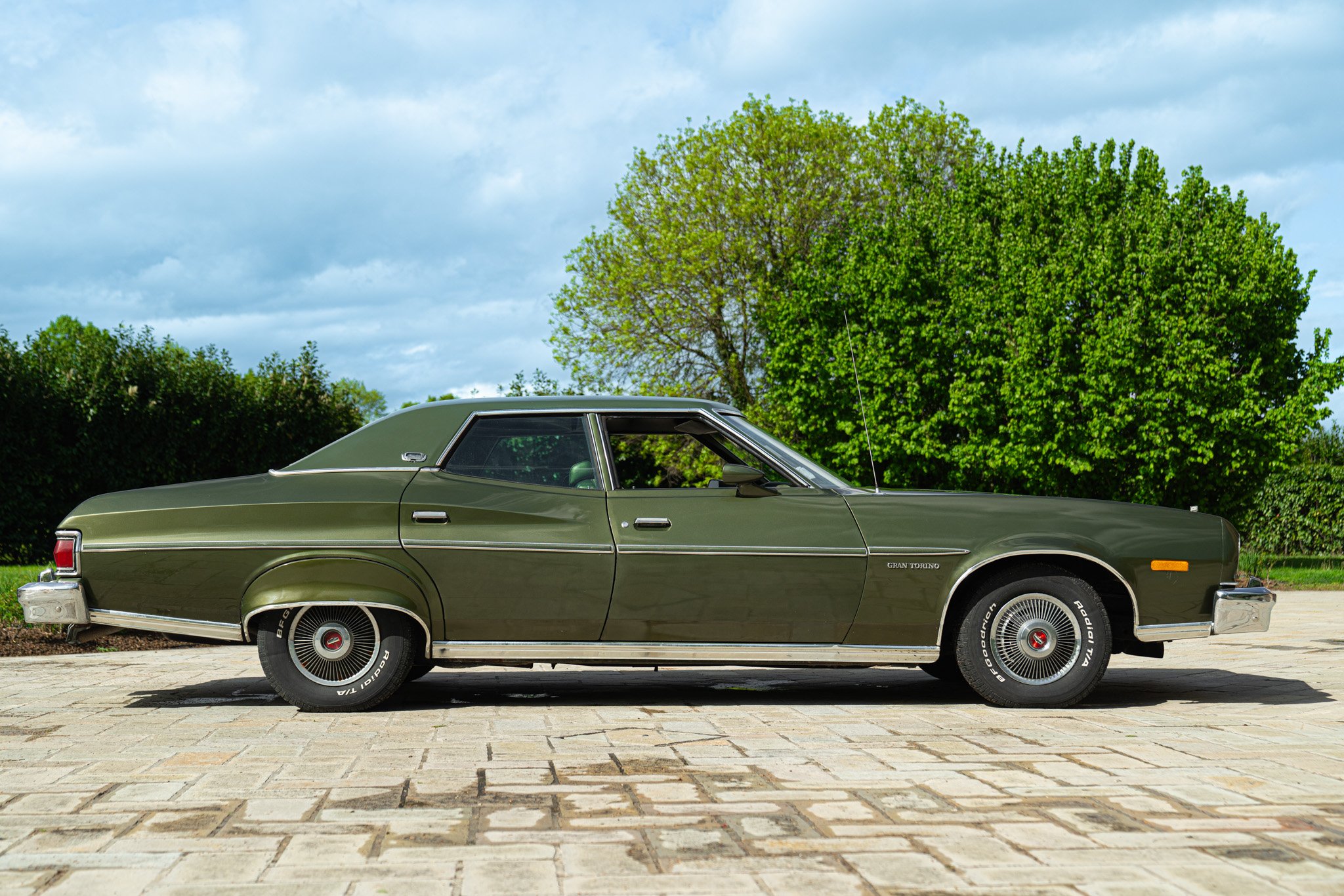Ford GRAN TORINO 4 DOOR 5.7 V8 BROUGHAM 