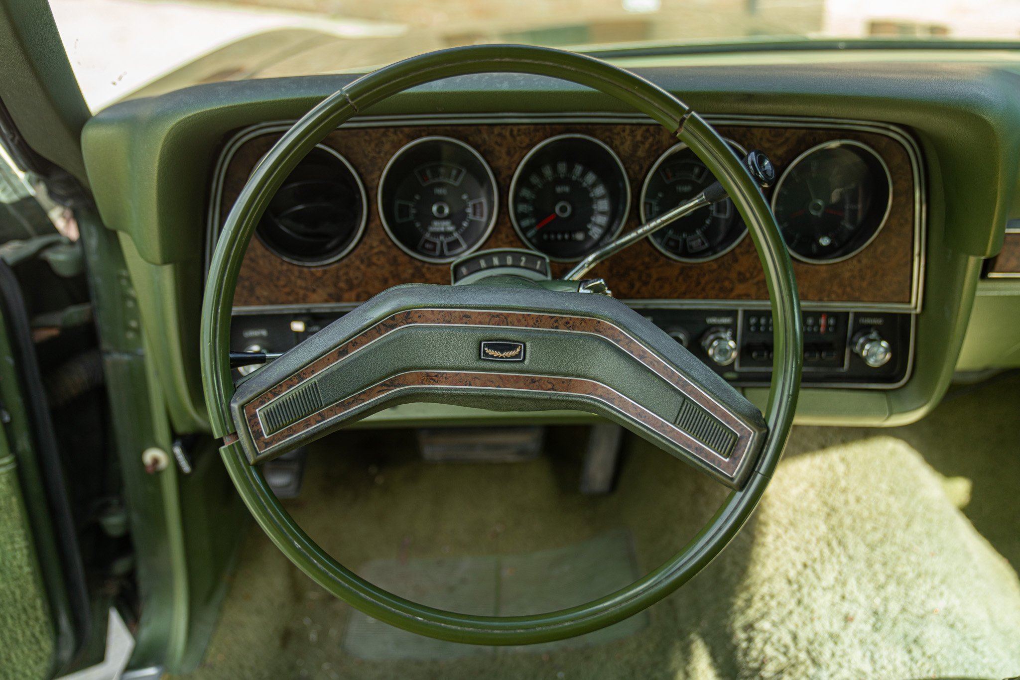 Ford GRAN TORINO 4 DOOR 5.7 V8 BROUGHAM 