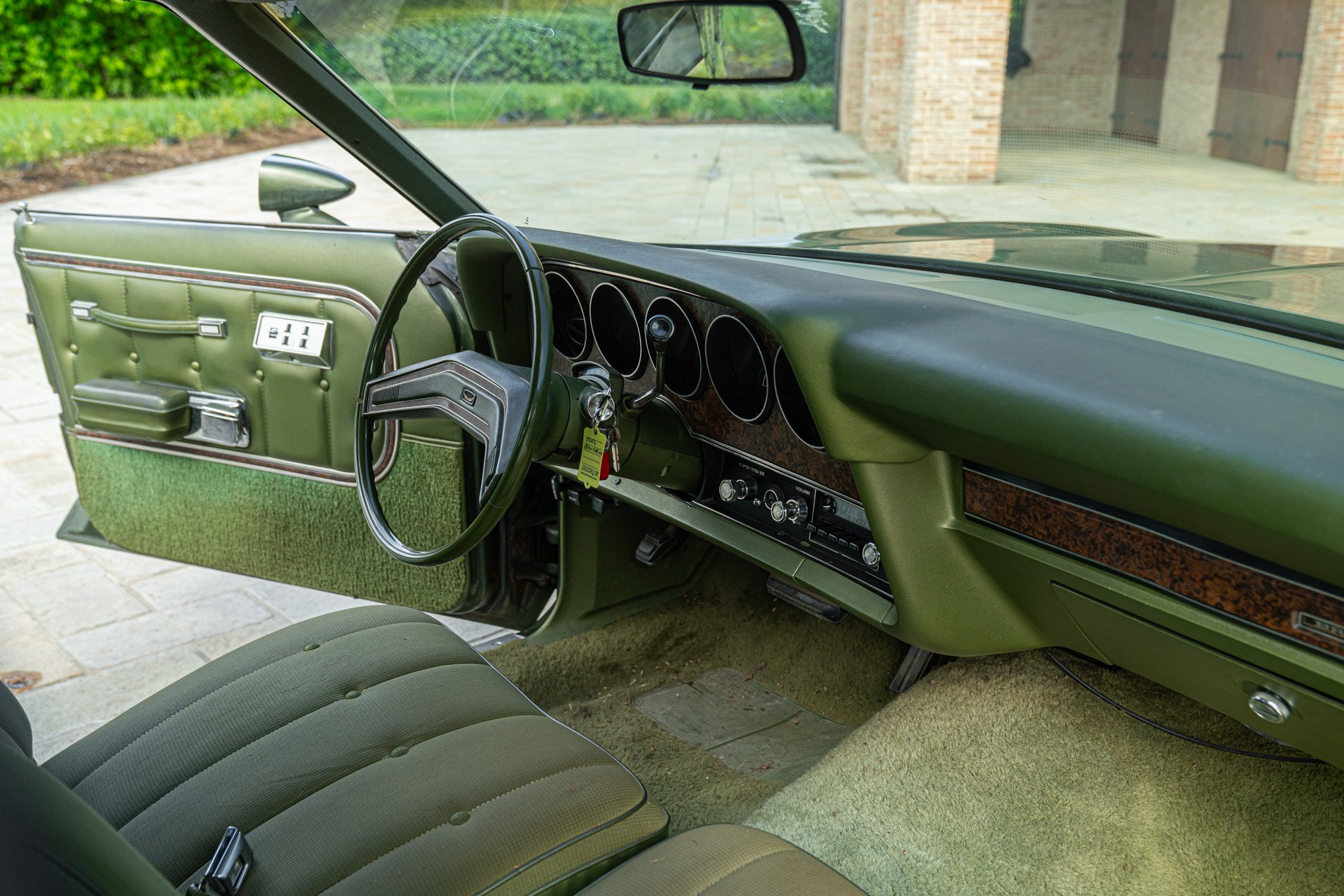Ford GRAN TORINO 4 DOOR 5.7 V8 BROUGHAM 