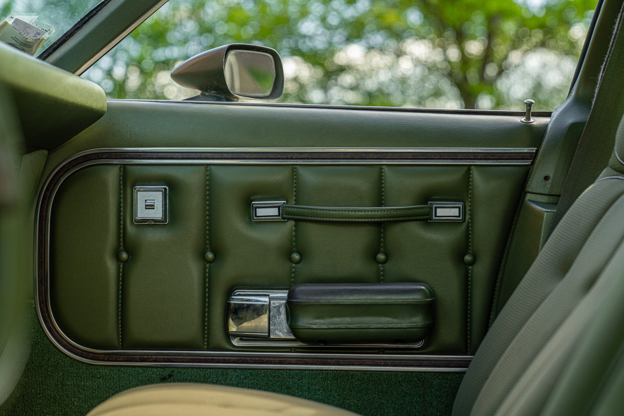Ford GRAN TORINO 4 DOOR 5.7 V8 BROUGHAM 