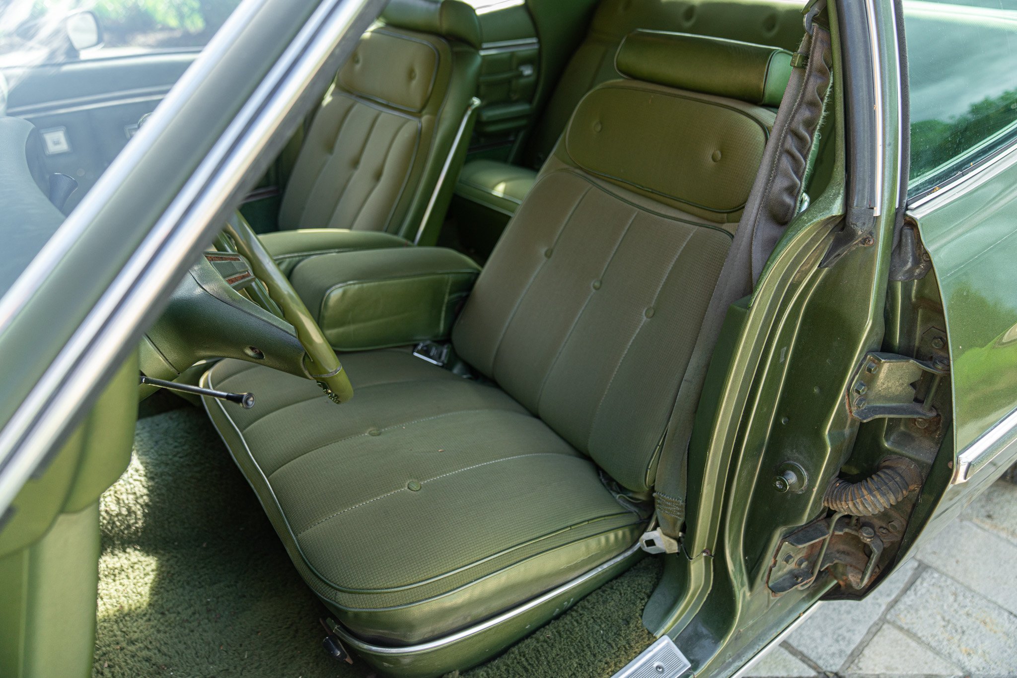Ford GRAN TORINO 4 DOOR 5.7 V8 BROUGHAM 