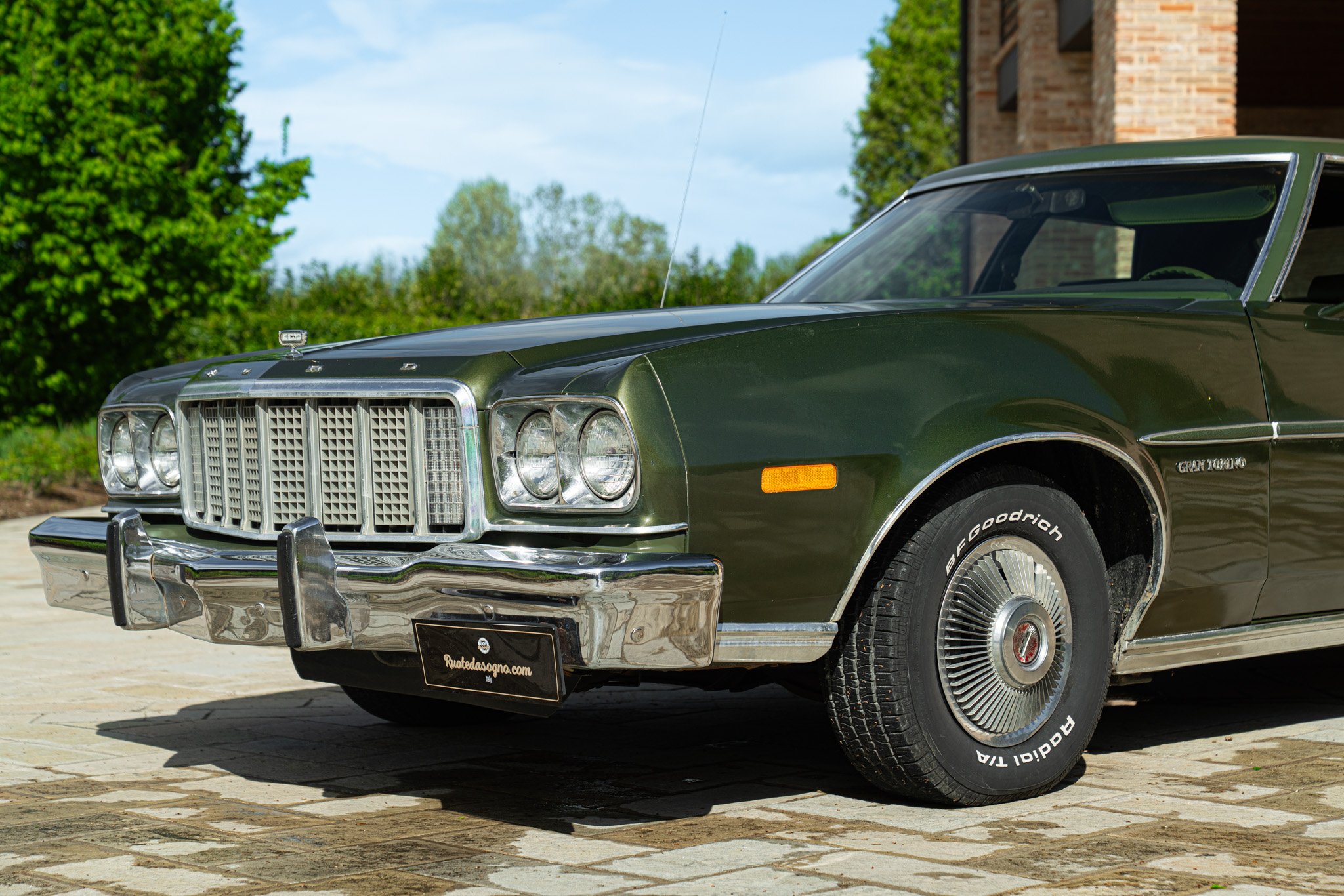 Ford GRAN TORINO 4 DOOR 5.7 V8 BROUGHAM 
