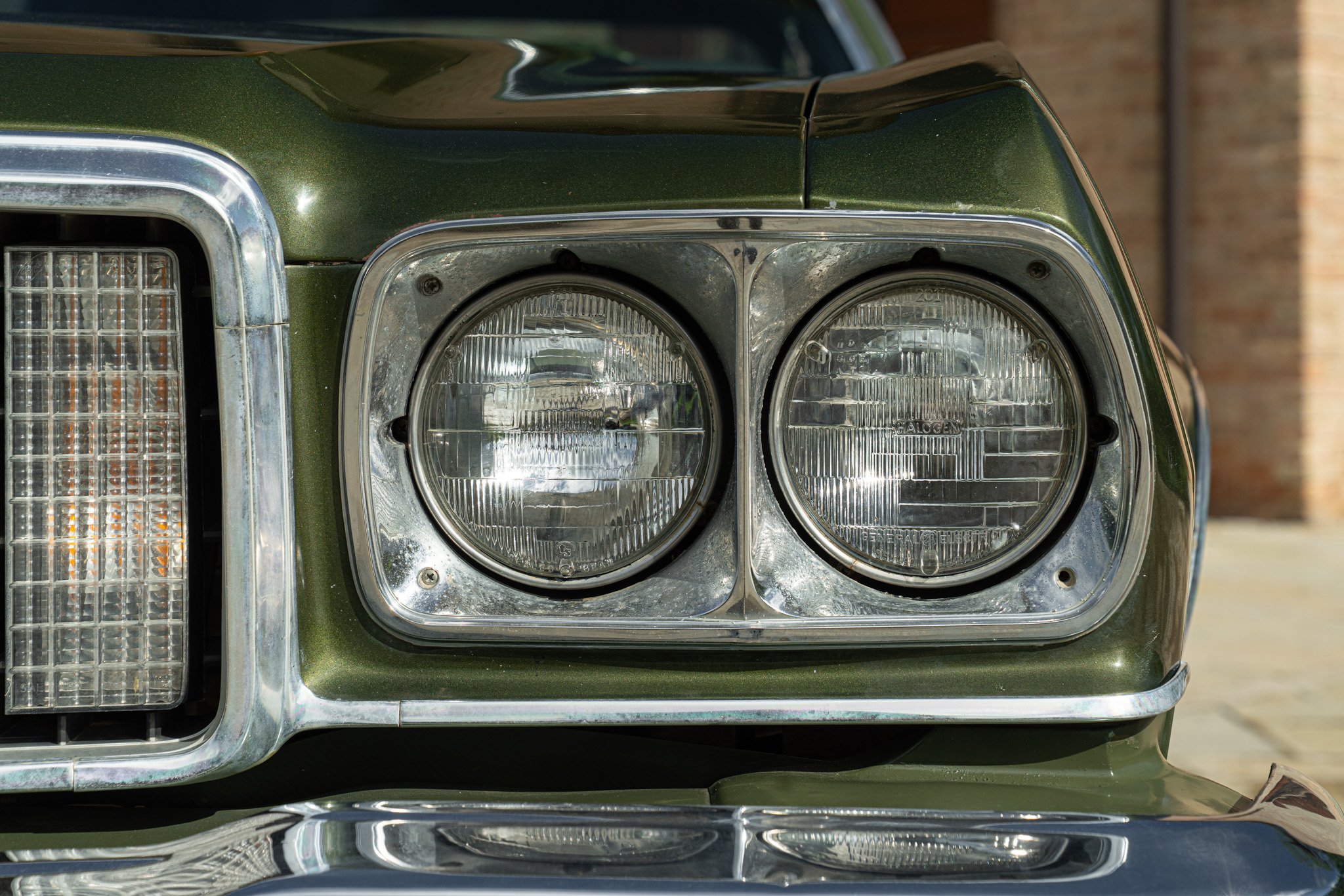 Ford GRAN TORINO 4 DOOR 5.7 V8 BROUGHAM 