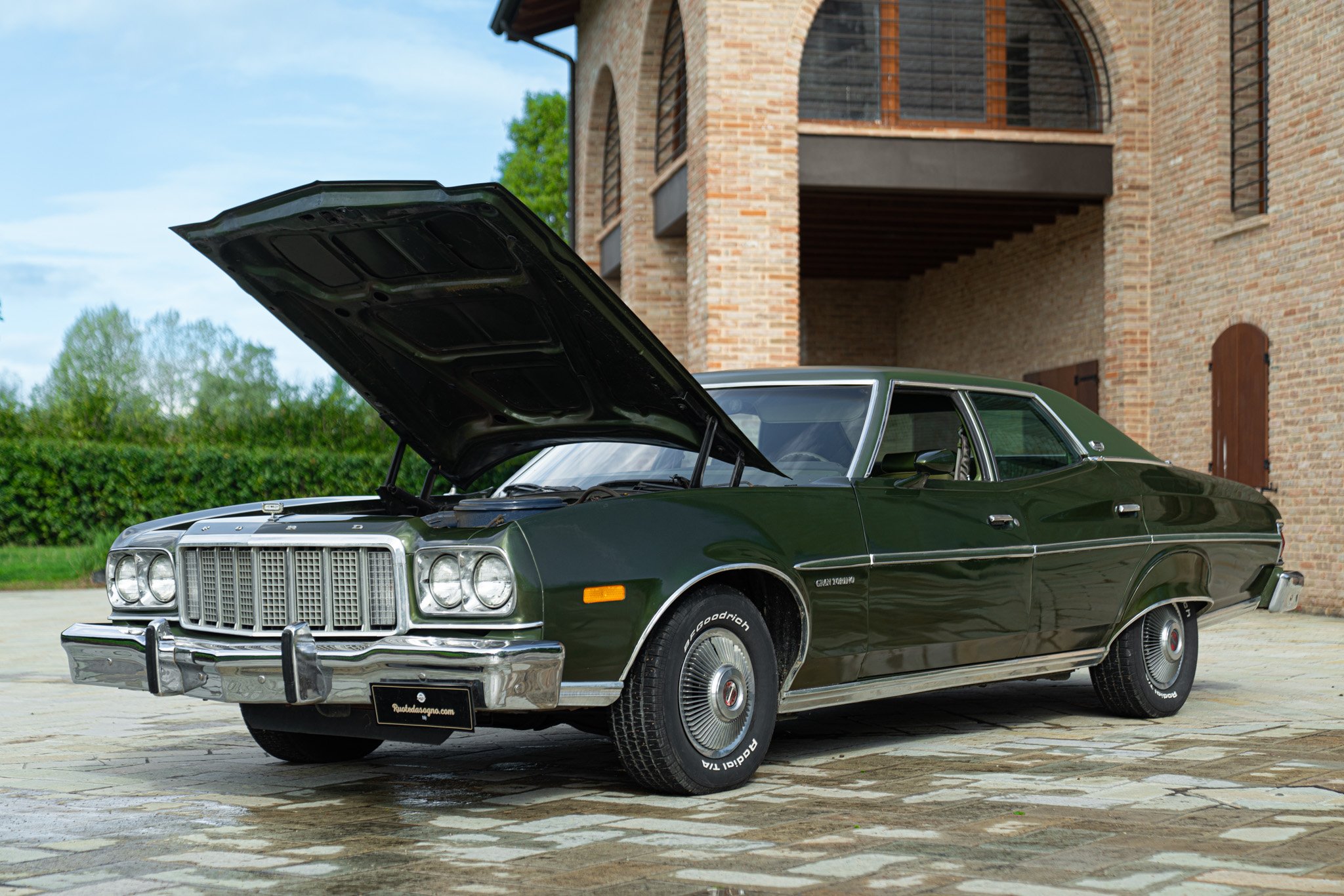 Ford GRAN TORINO 4 DOOR 5.7 V8 BROUGHAM 