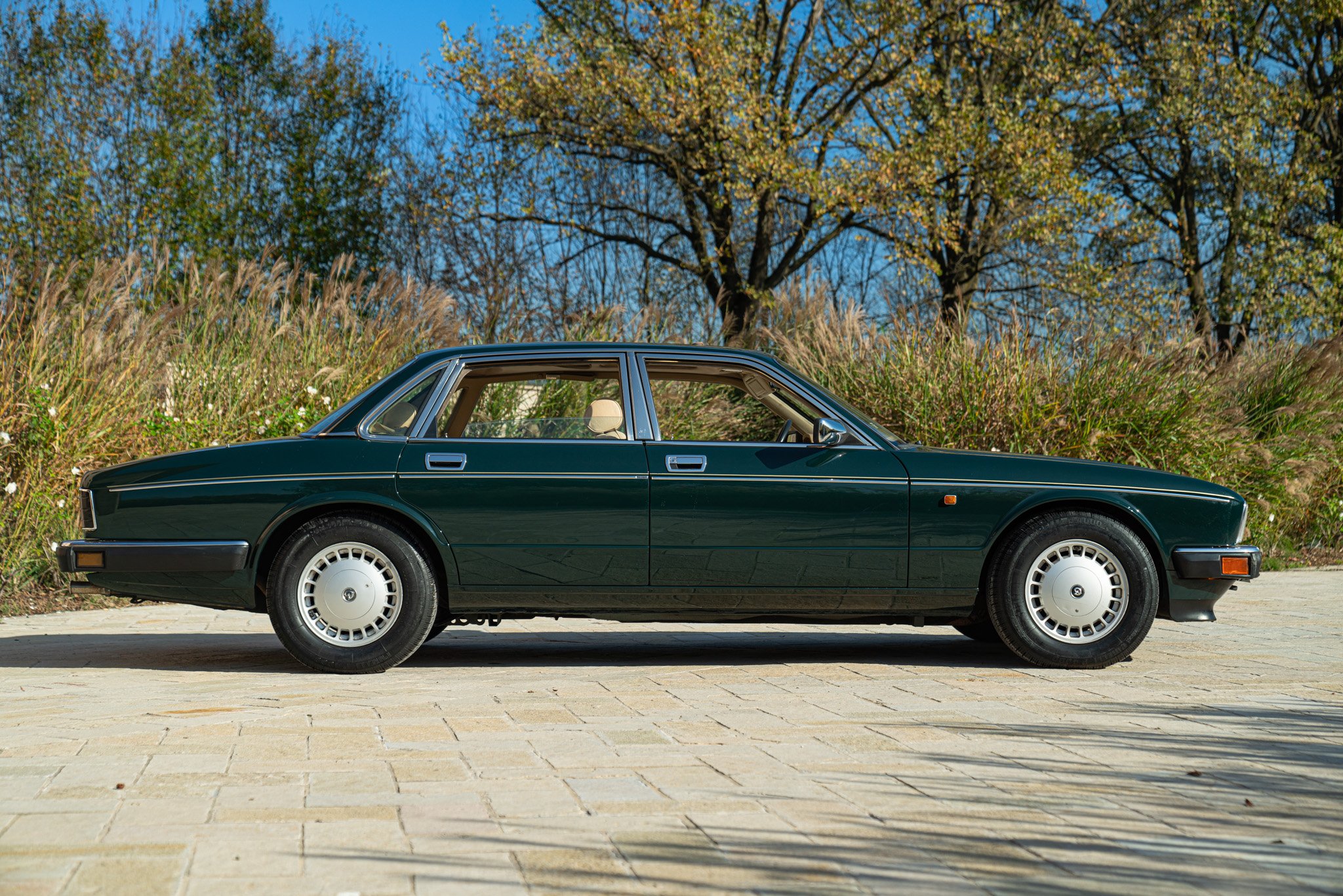 Daimler XJ 40 