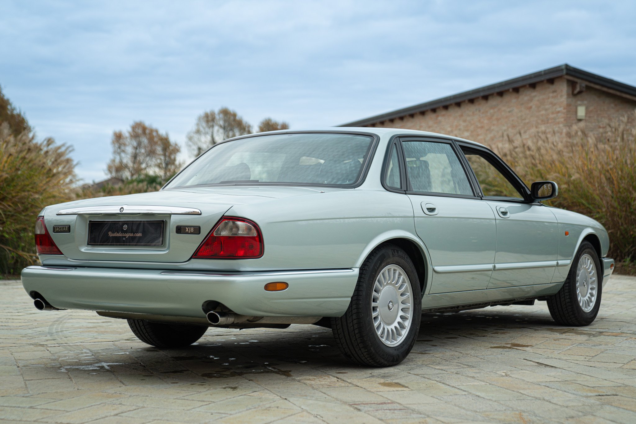 Jaguar XJ8 3.2 