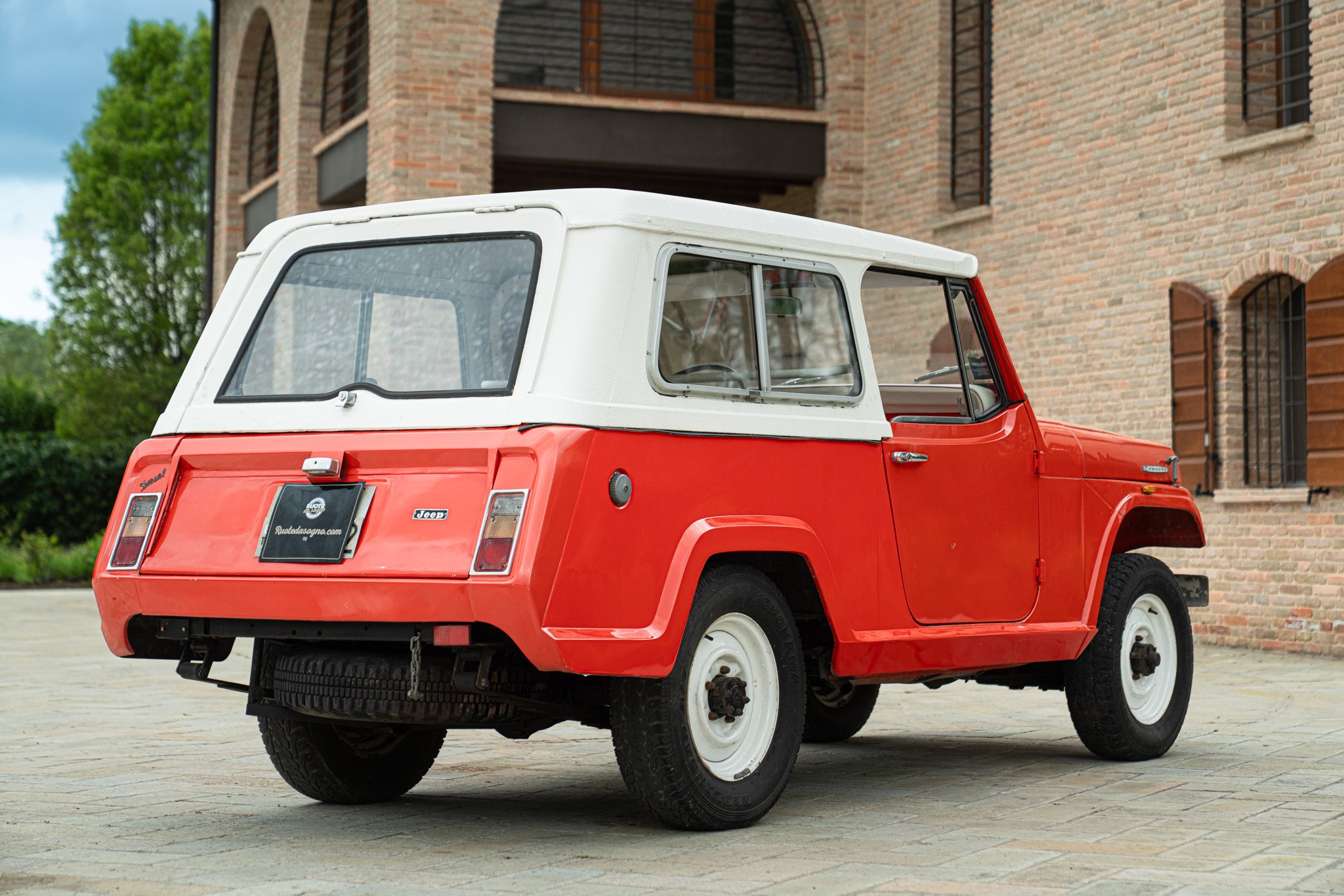 Jeep COMANDO 