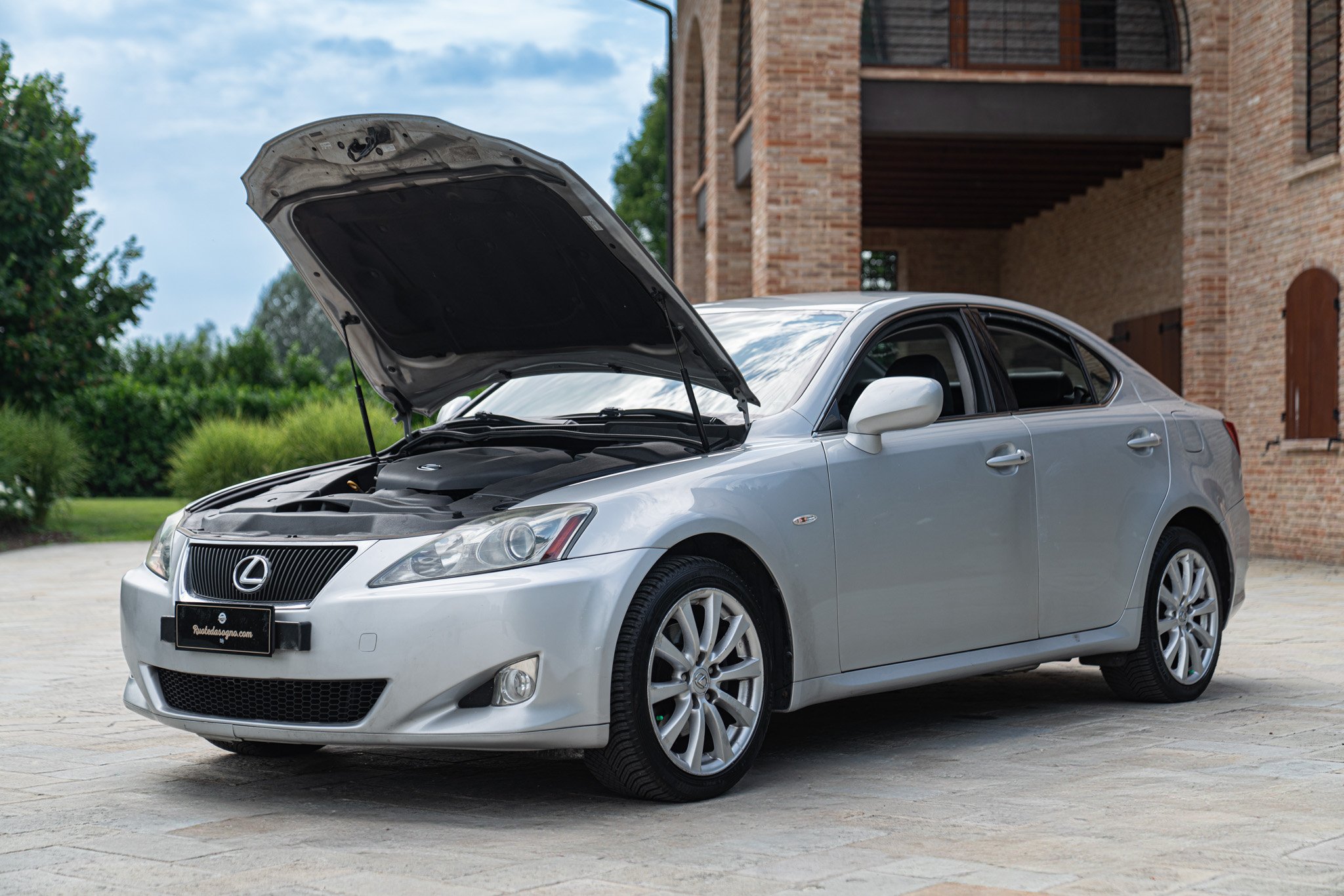 Lexus IS 220 D 