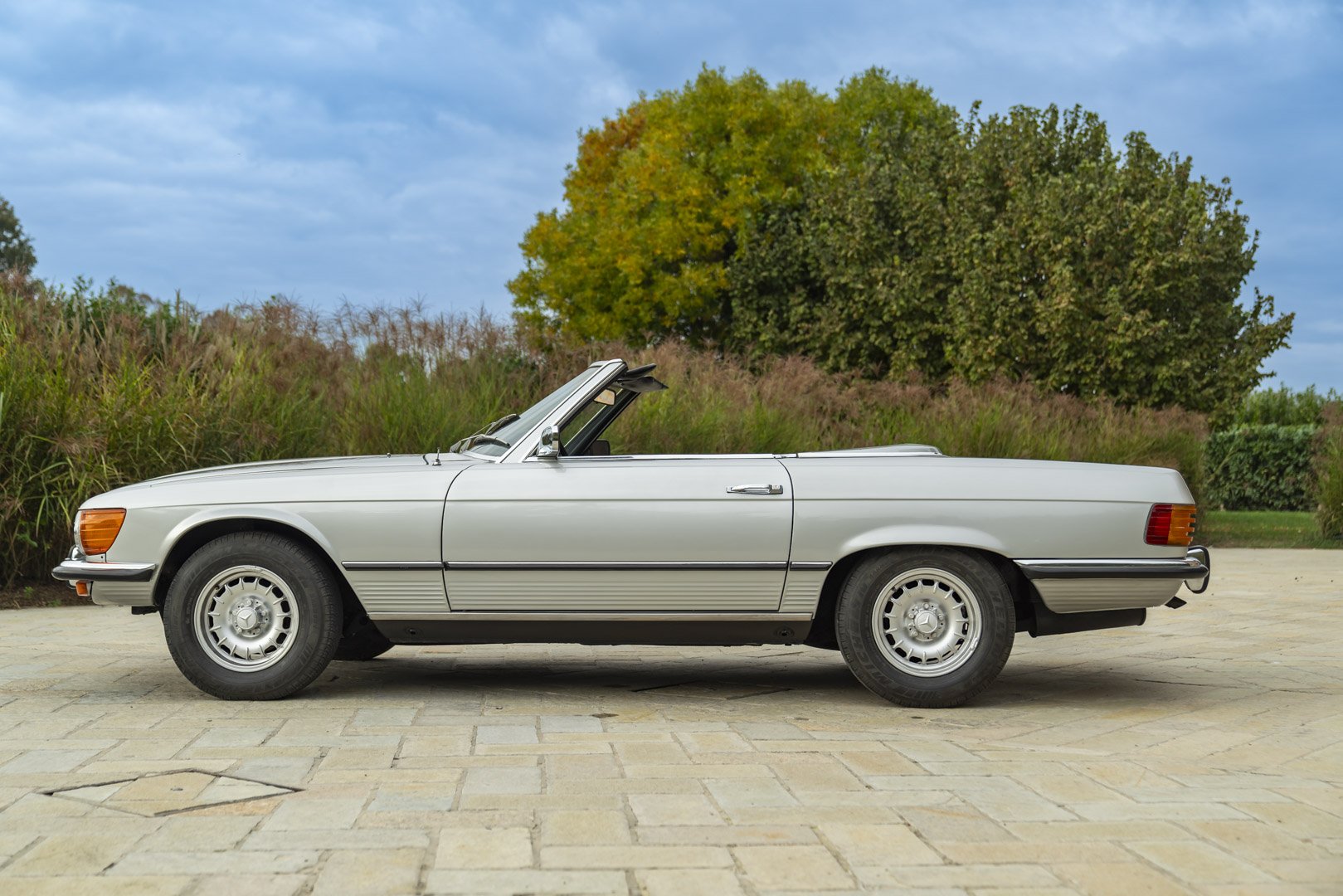 Mercedes Benz 450 SL 