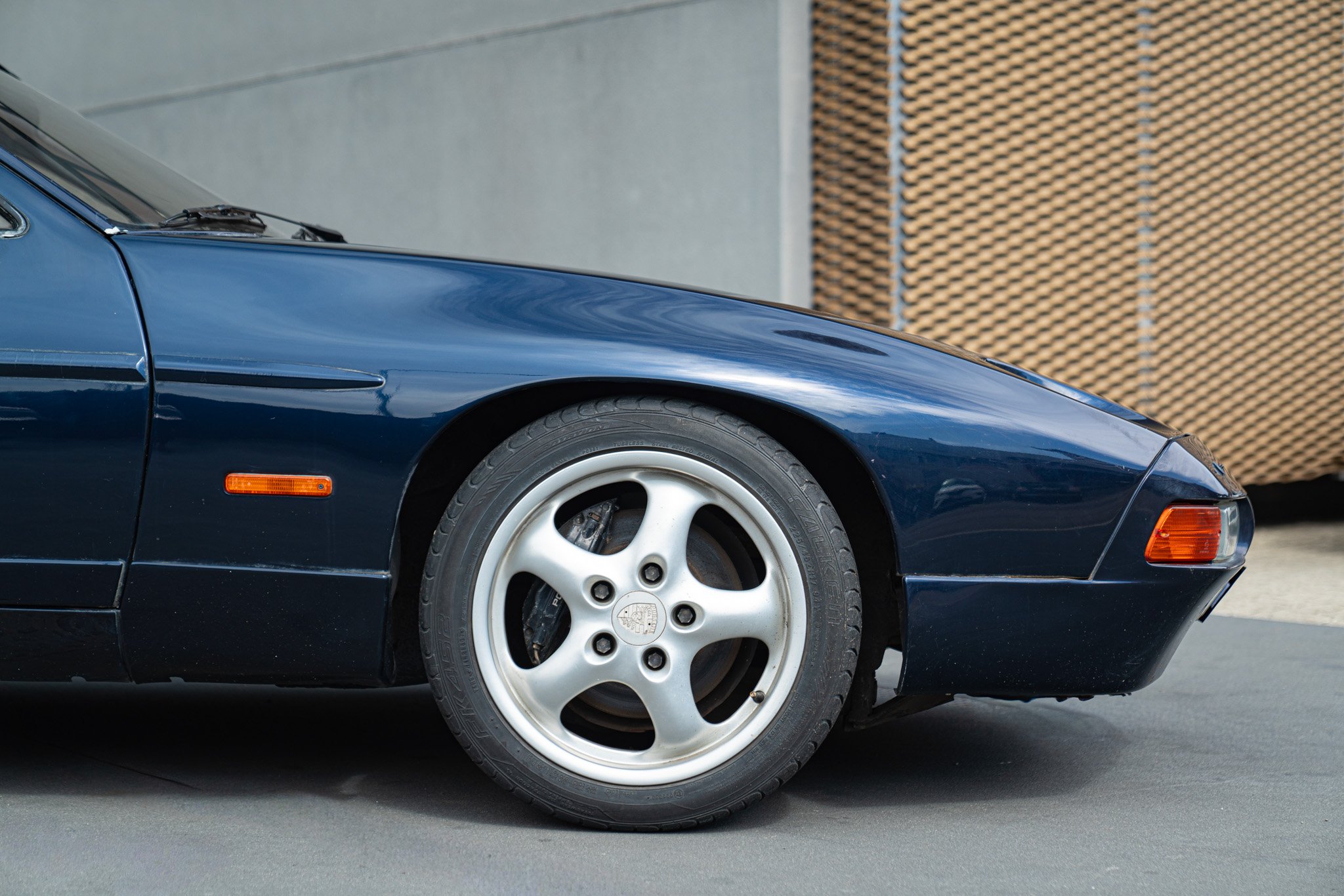 Porsche 928 