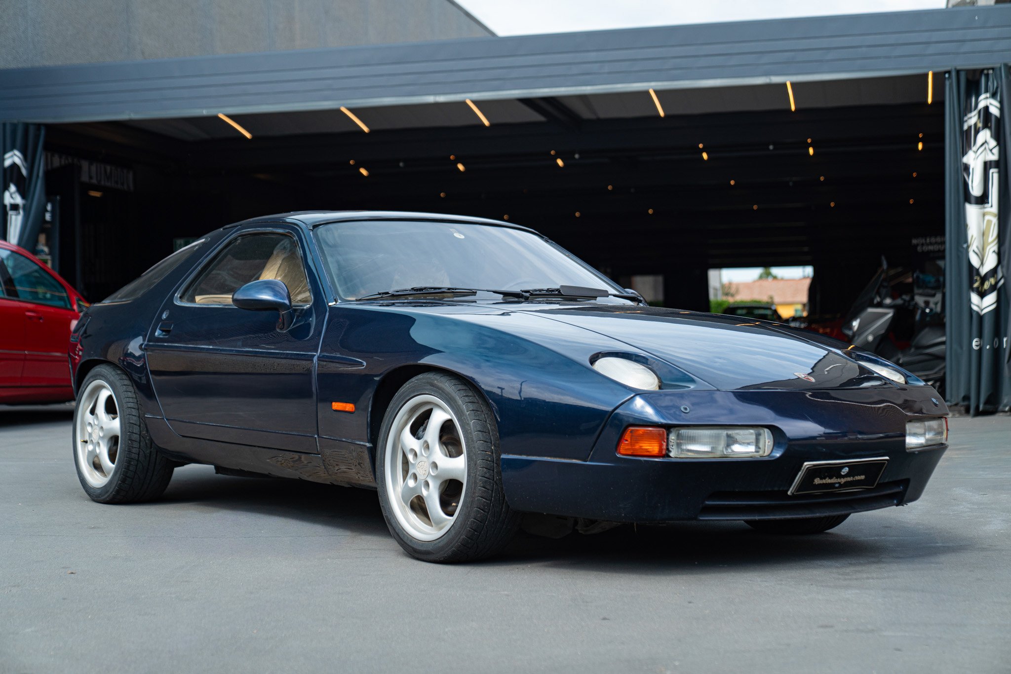 Porsche 928 