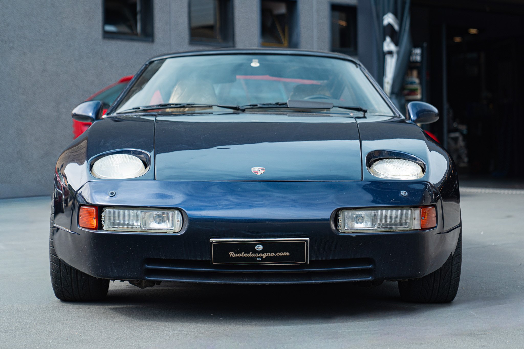 Porsche 928 