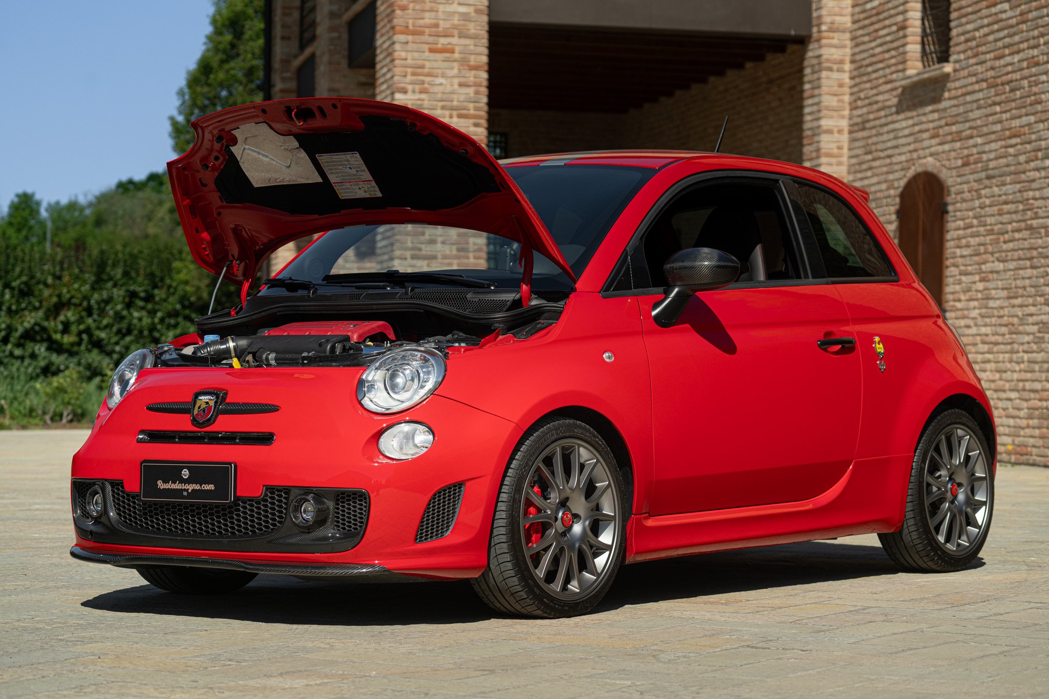 Abarth 695 TRIBUTO FERRARI 