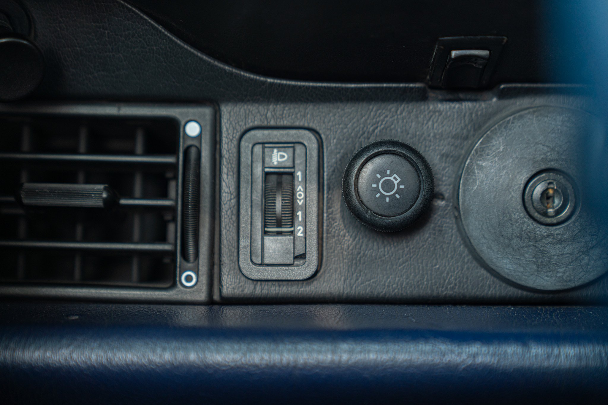 Porsche 964 (911) CARRERA 2 CABRIOLET 