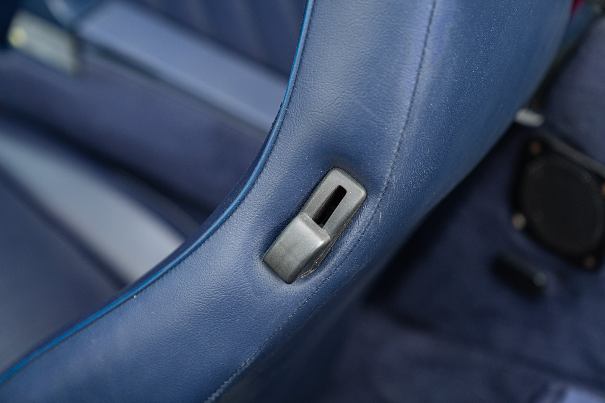 Porsche 964 (911) CARRERA 2 CABRIOLET 