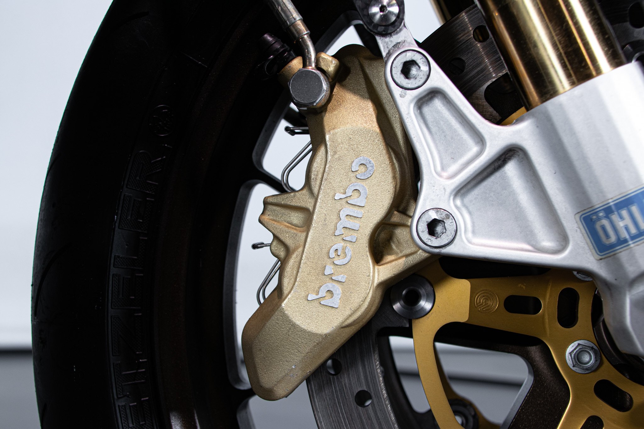 Aprilia RSV R 1000 TUONO 