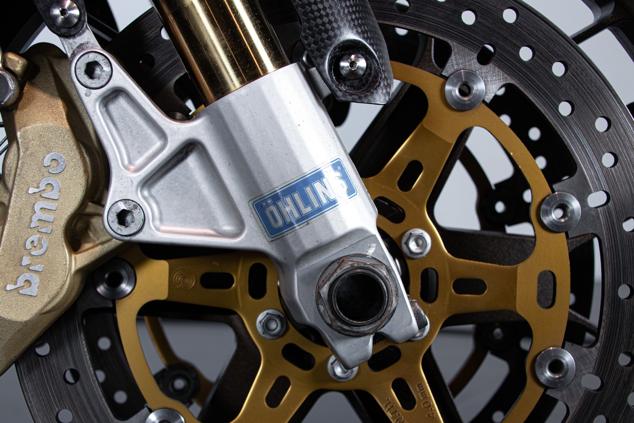Aprilia RSV R 1000 TUONO 
