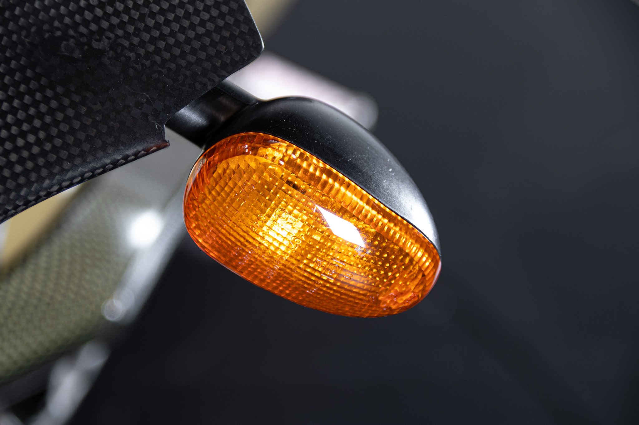 Aprilia RSV R 1000 TUONO 