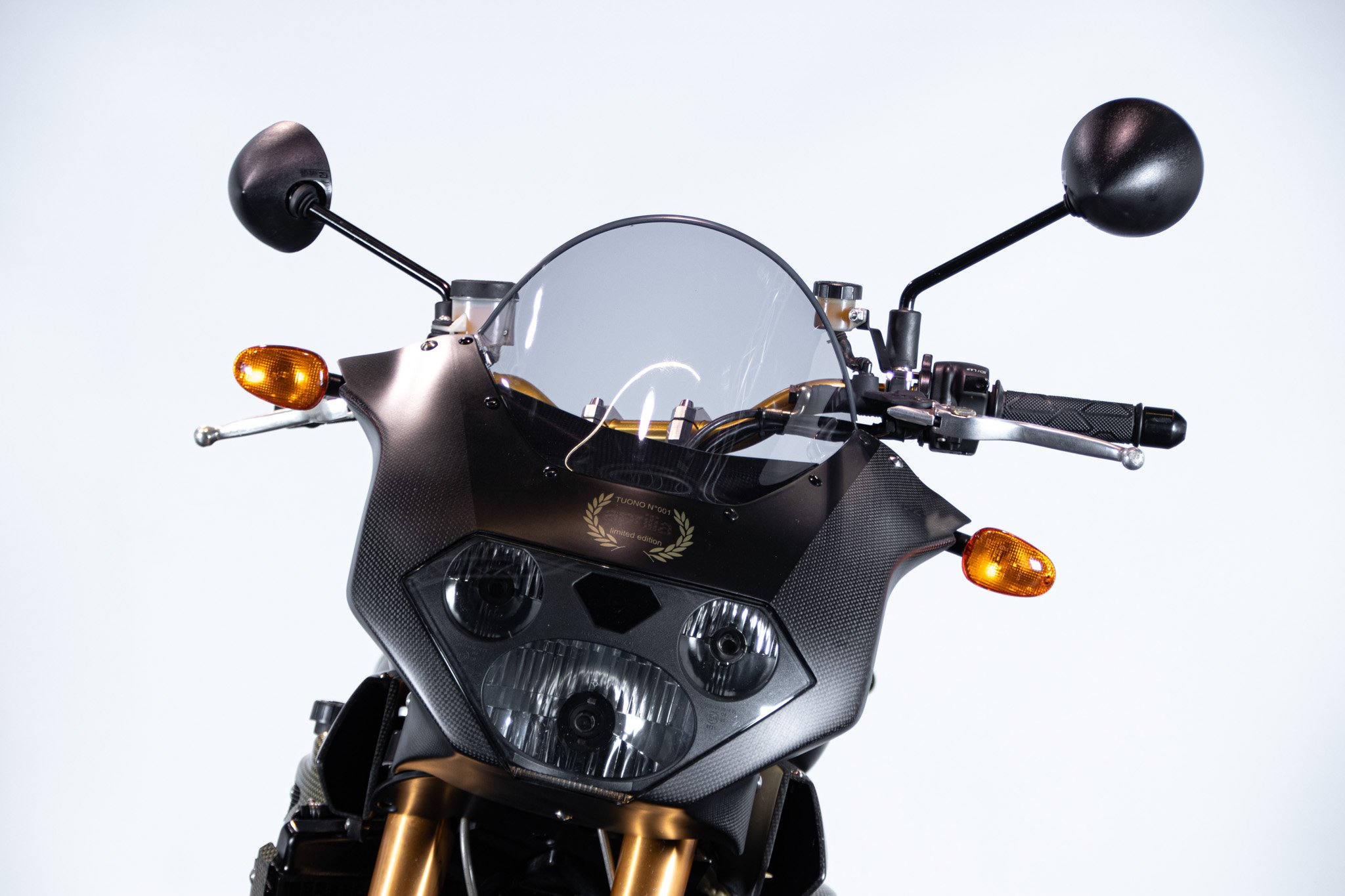 Aprilia RSV R 1000 TUONO 