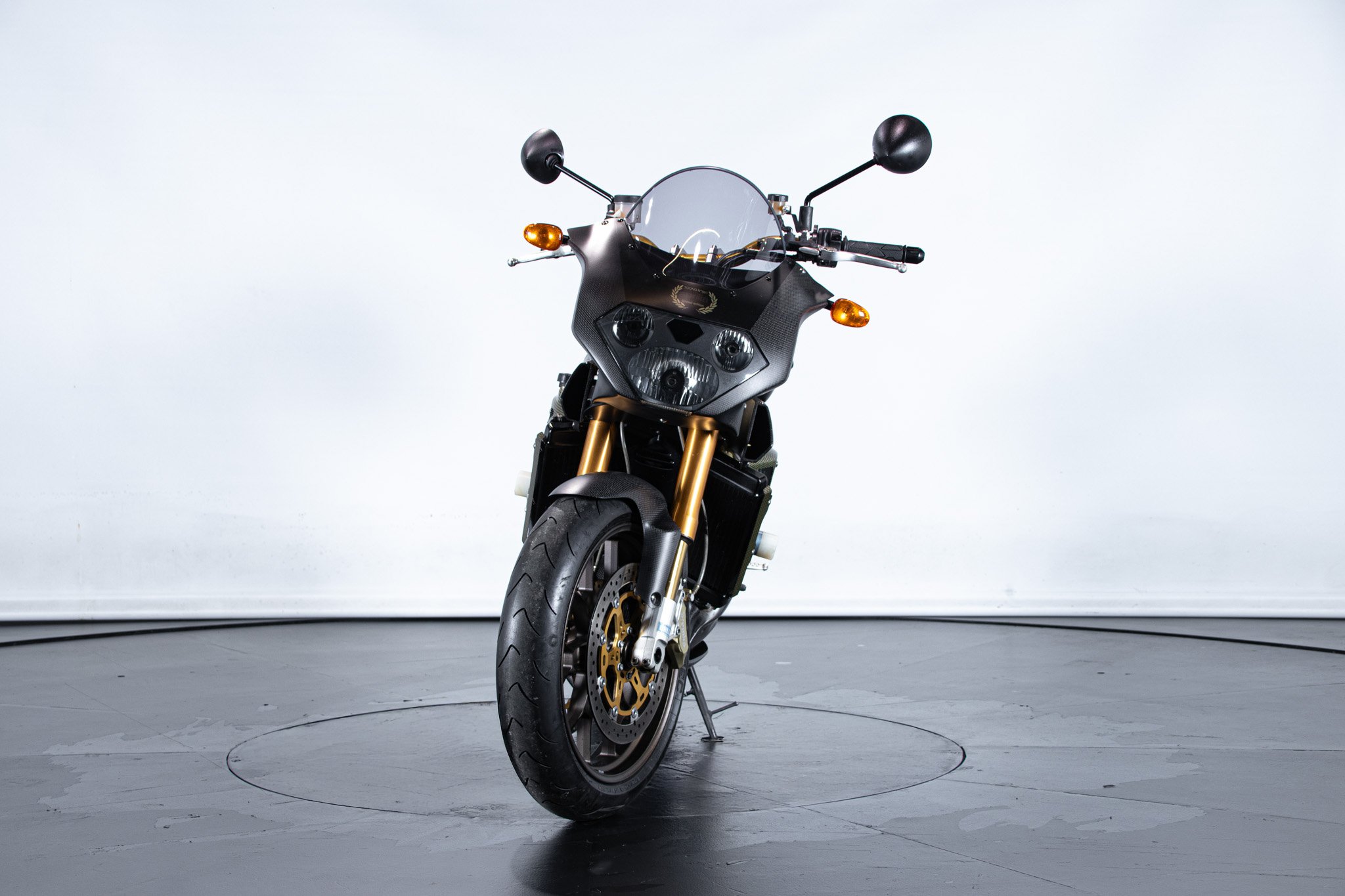 Aprilia RSV R 1000 TUONO 