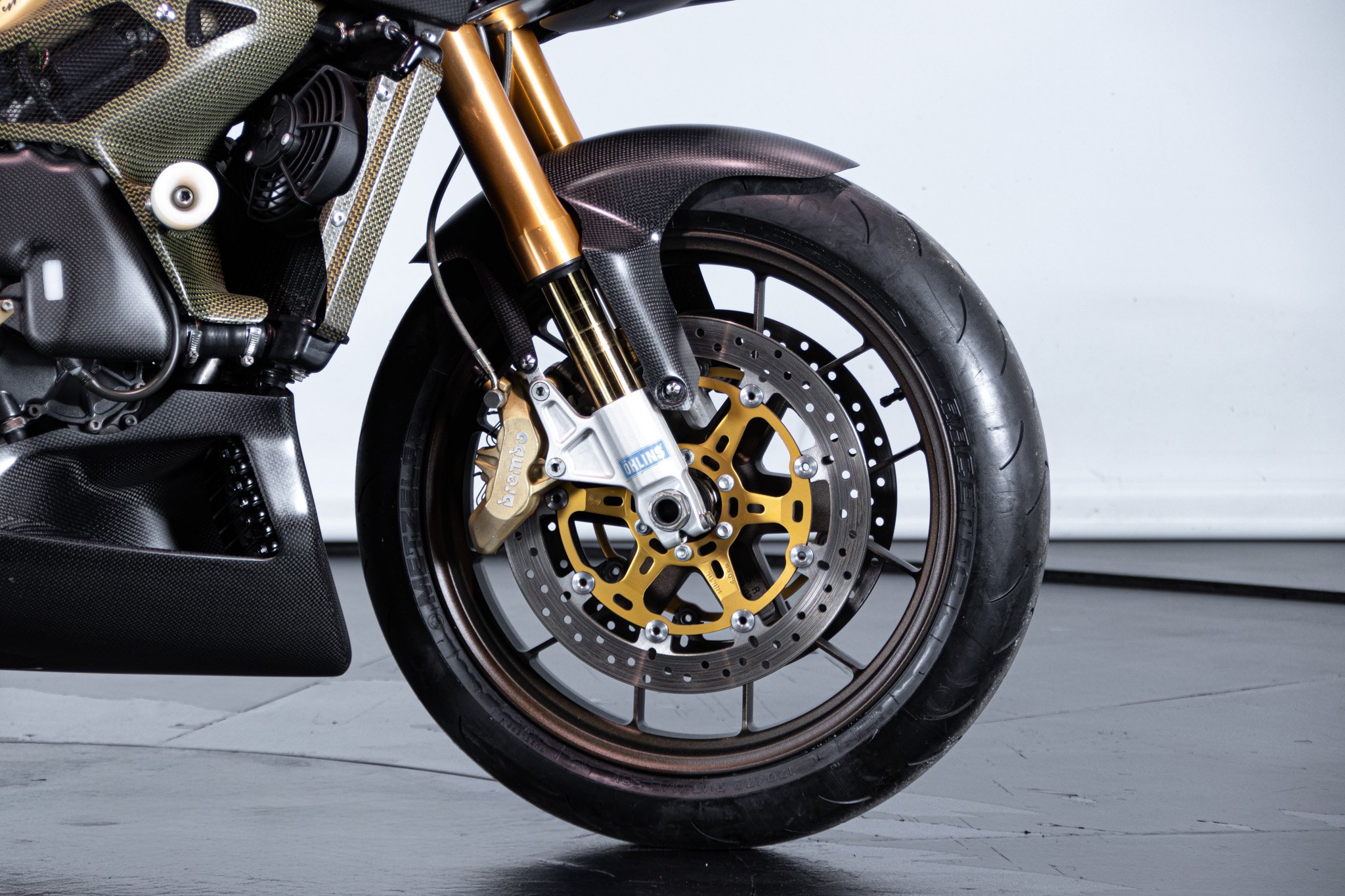 Aprilia RSV R 1000 TUONO 