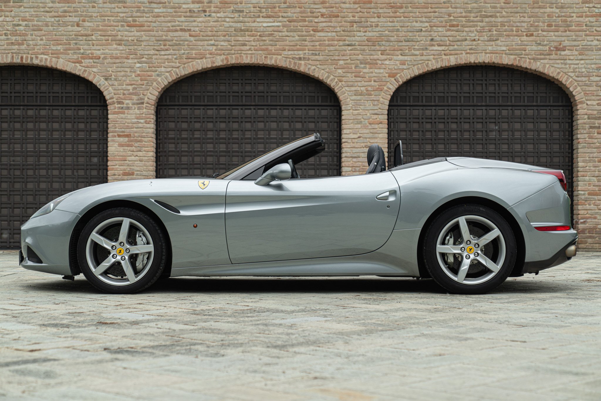 Ferrari CALIFORNIA T 