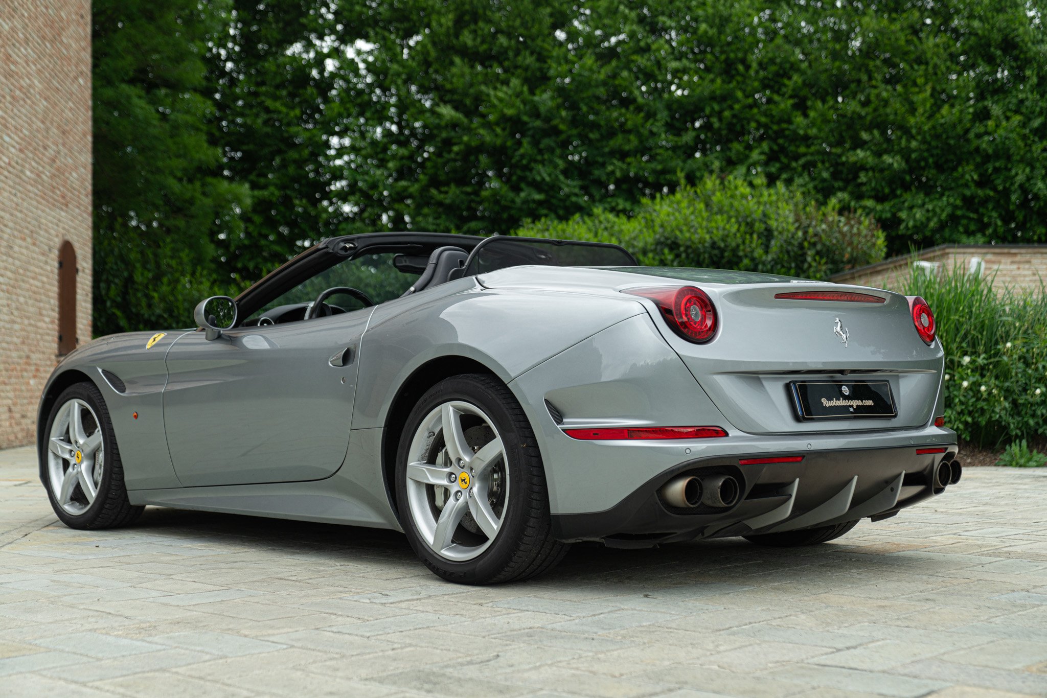 Ferrari CALIFORNIA T 