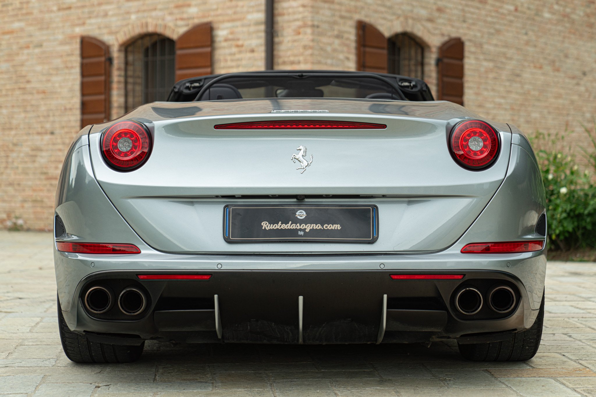 Ferrari CALIFORNIA T 
