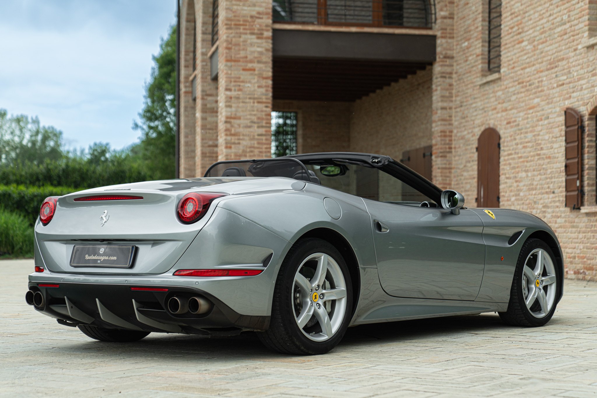 Ferrari CALIFORNIA T 