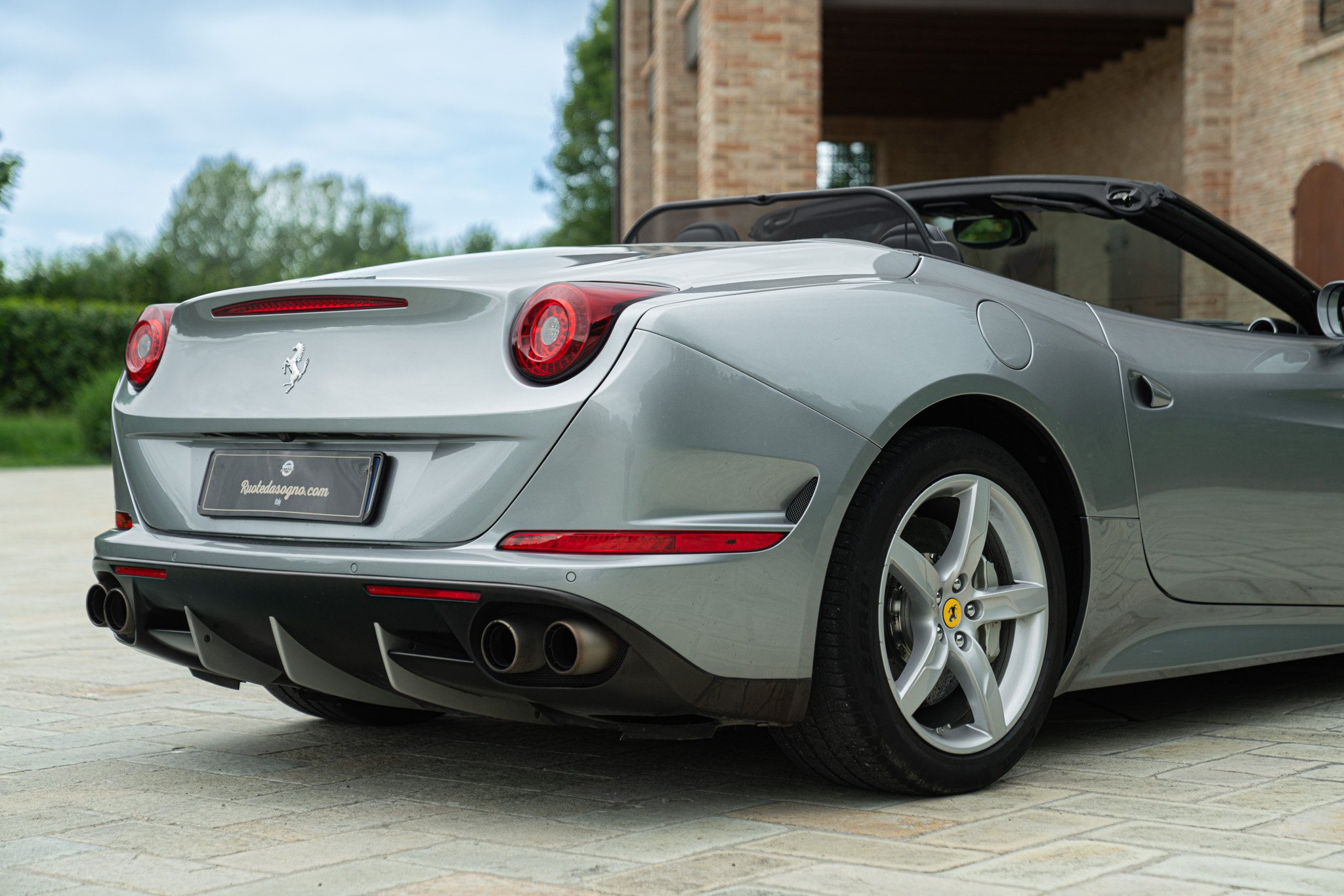 Ferrari CALIFORNIA T 