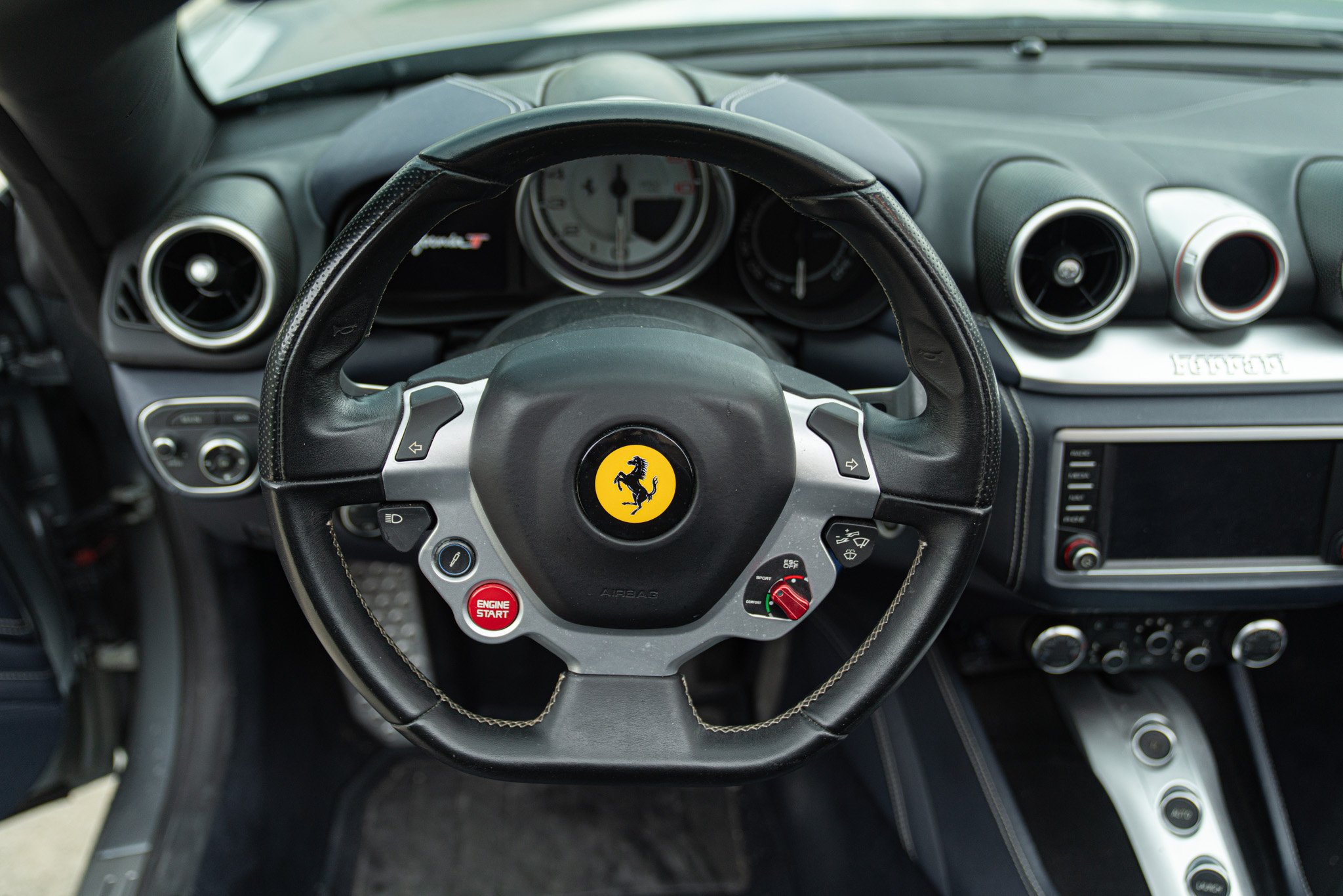 Ferrari CALIFORNIA T 