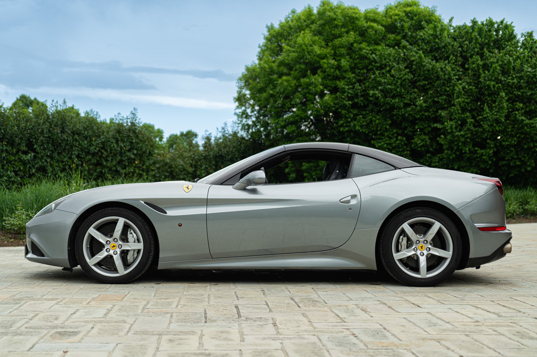 Ferrari CALIFORNIA T 