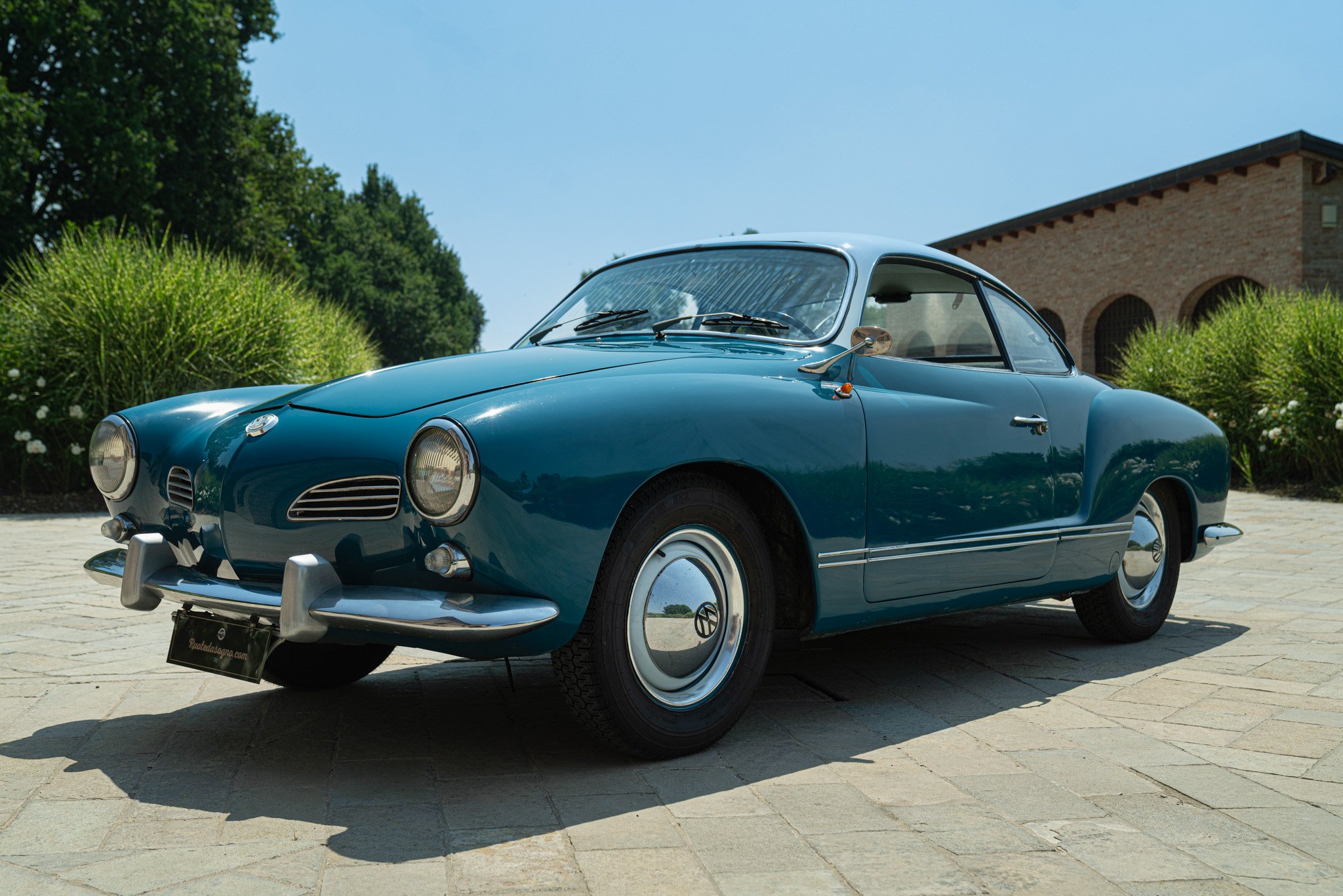 Volkswagen Karmann Ghia 