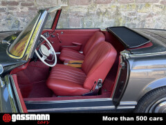 Mercedes Benz 230 SL Pagode mit Hard-Top und Stehendem 
