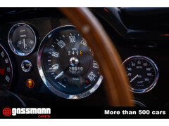 Aston Martin DB6 Vantage Sports Saloon 