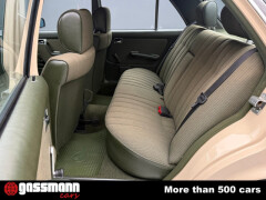 Mercedes Benz 200 Limousine W123 