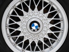 BMW  320i \'90 