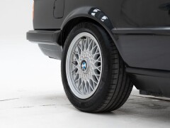 BMW  320i \'90 