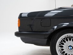 BMW  320i \'90 