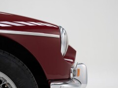 MG B \'74 