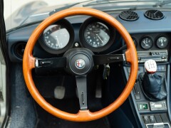 Alfa Romeo SPIDER 2.0 “DUETTO” 