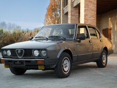 Alfa Romeo ALFETTA INIEZIONE QUADRIFOGLIO ORO 