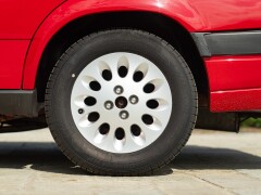 Alfa Romeo 75 