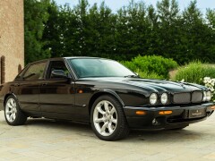 Jaguar XJR 