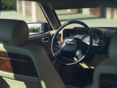 Daimler XJ 40 